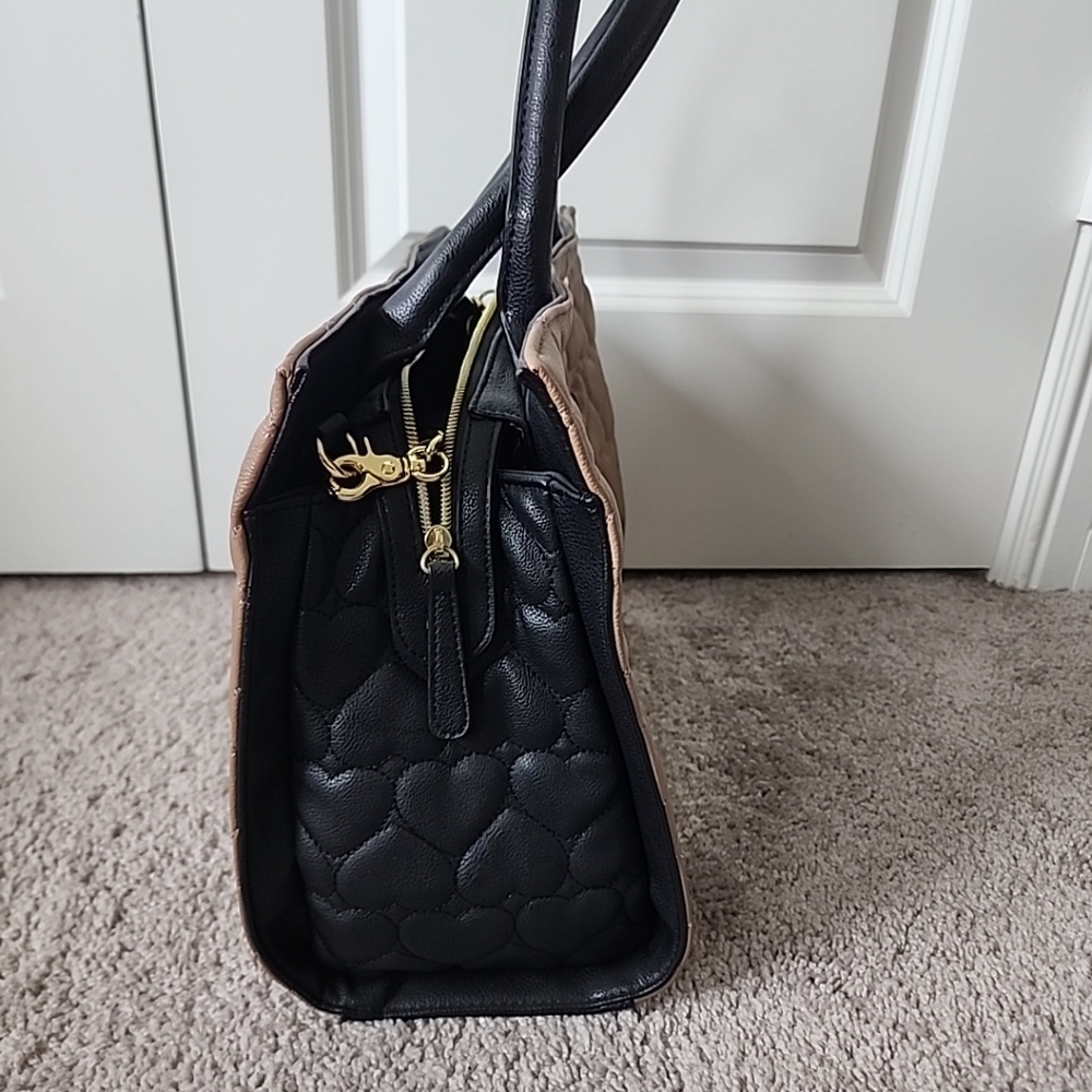 Betsey Johnson Black And Brown Lg Purse - Picture 3 of 14